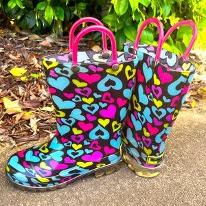 Little girl hearts rain boots, size 10